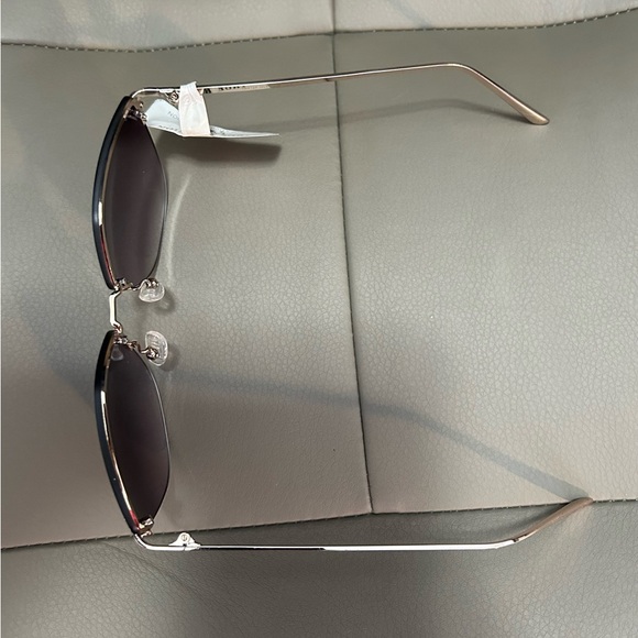 BNWT TRUE RELIGION WOMEN'S CAT EYE SUNGLASSES - Picture 3 of 16